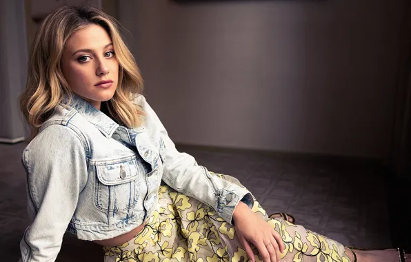 Look, girl, face, pose, photo, dzhinsovka, Lili Reinhart