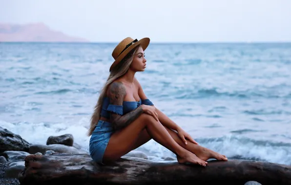 Picture sea, girl, pose, mood, shorts, hat, tattoo, log