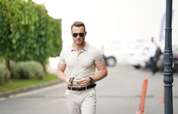 Model, watch, figure, glasses, actor, background street, Kerem Bürsin, Kerem Byursin