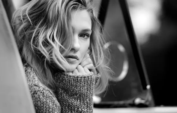 Look, pose, model, portrait, hands, makeup, hairstyle, blonde