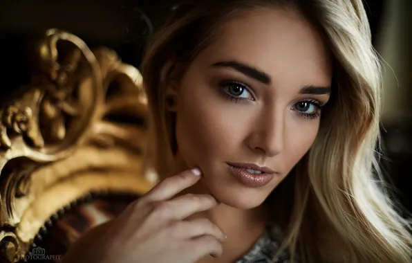 Picture look, face, background, model, hand, portrait, makeup, hairstyle