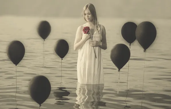Picture girl, balls, flowers, sleep, in the water, Assaf Lazar