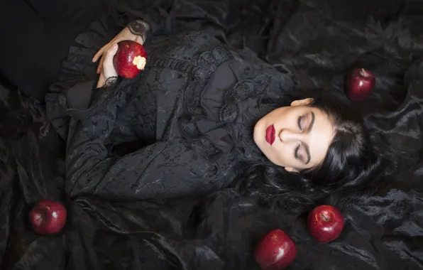 Picture girl, apples, sleep, the situation, makeup, sleeping beauty, black dress