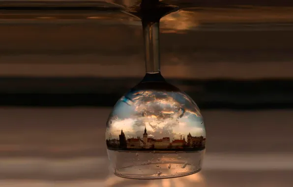 Picture drops, the city, glass, reflection photography