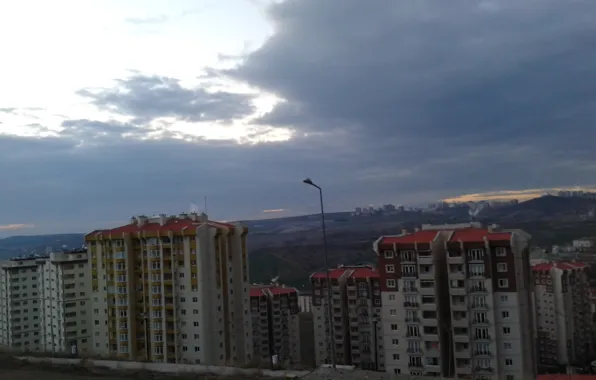 The city, cloud, Dvor
