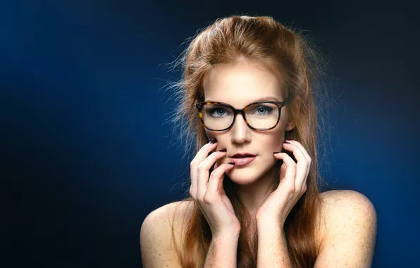 Picture portrait, glasses, freckles, sponge, Nerdy Evelien