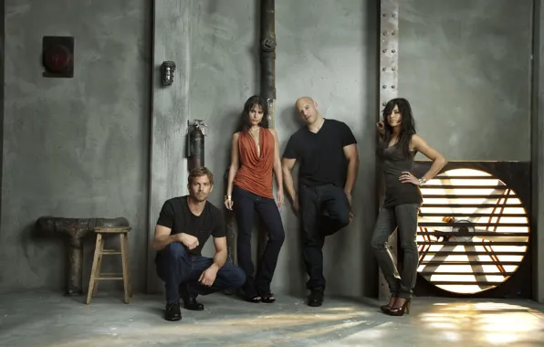 Picture VIN Diesel, Jordana Brewster, Jordana Brewster, Michelle Rodriguez, Paul Walker, Mia, Vin Diesel, Paul Walker