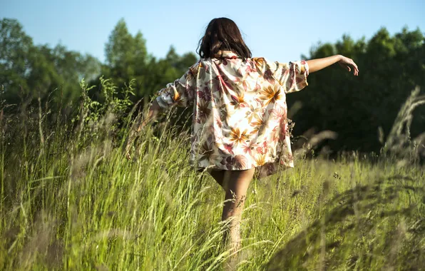 Summer, grass, girl, pose, back, shirt