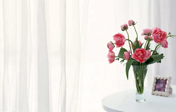 Picture frame, curtains, pink, peonies, white table
