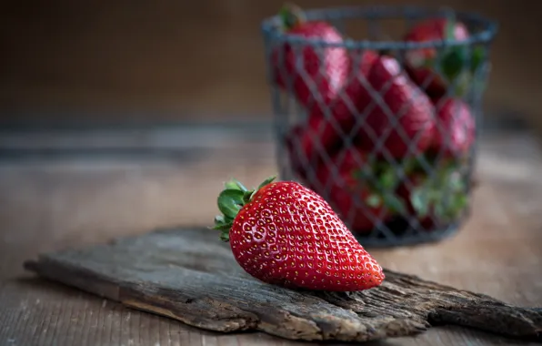 Picture berries, table, background, Board, strawberry, basket, photoshoot, composition