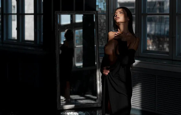 CHEST, BRUNETTE, REFLECTION, MIRROR, photographer Pavel Ermakov