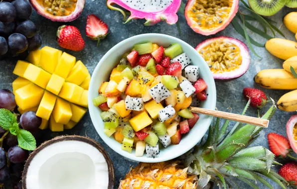 Kiwi, strawberry, plate, grapes, fruit, mango, pineapple, banana