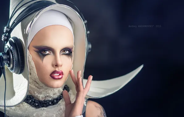 Woman, bright, headset, eyelashes, make-up