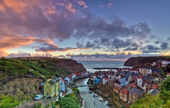 Picture sea, sunset, the city