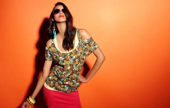 Model, hair, brunette, glasses, blouse