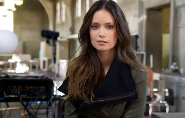 Girl, famous actress, looking at the camera, Summer Glau, disclosed lip
