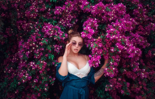 Picture chest, flowers, pose, Bush, tattoo, glasses, flowering, bougainvillea