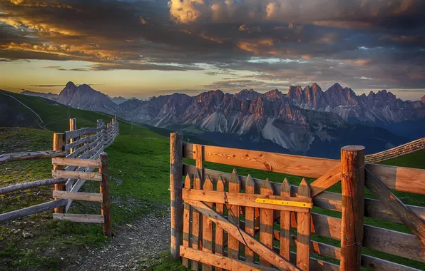 Picture landscape, mountains, nature, dawn, the fence, valley, ranch