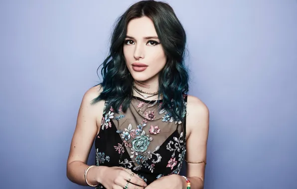 Picture STILL, BELLA THORNE, BLUE HAIR