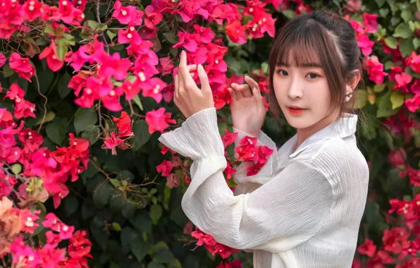 Look, flowers, pose, model, portrait, hands, makeup, hairstyle