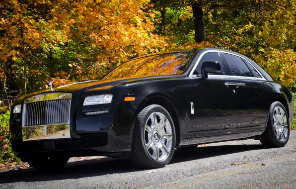 Picture Rolls-Royce, Ghost, Black, Autumn