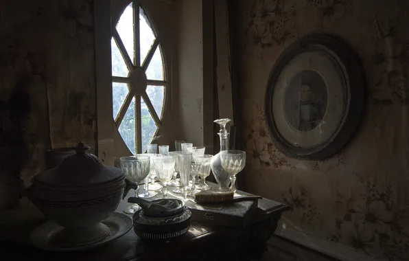 Background, window, dishes