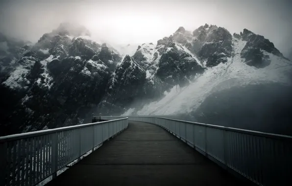 Picture mountains, bridge, fog