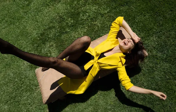 Grass, girl, laughter, legs, beauty, coat, It, Gal Gadot