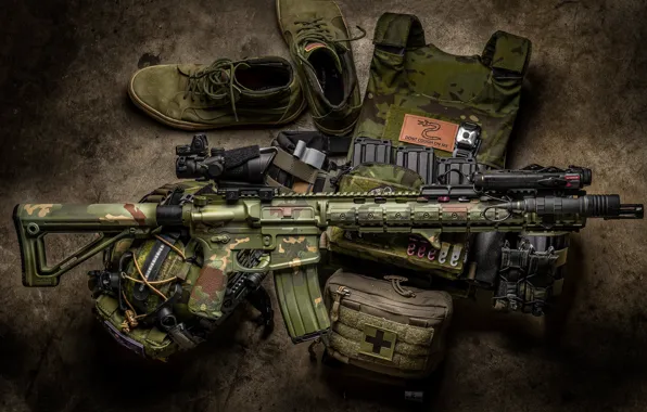 Shoes, camouflage, ammunition, assault rifle