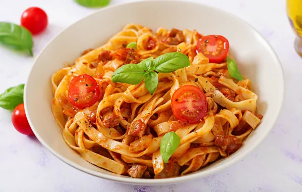 Tomatoes, noodles, Basil