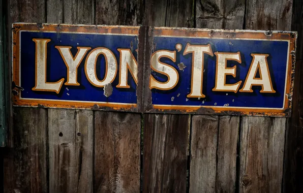 Picture text, street sign, Lyons' Tea