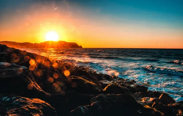 Sea, the sky, stones, shore, beauty, sky, rays of light, sea