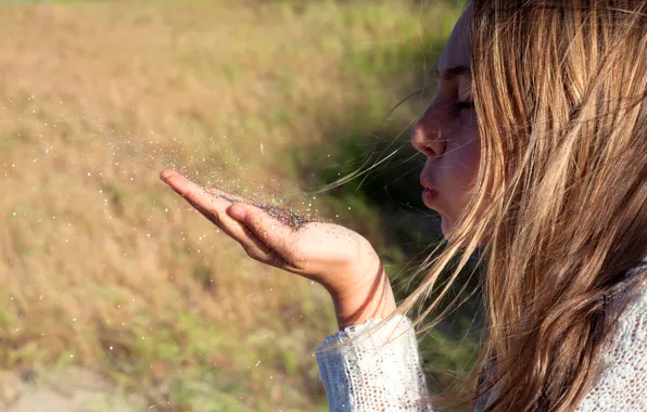 Picture girl, blow, palm, grit