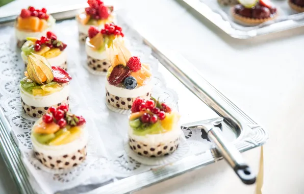 Wallpaper berries, raspberry, table, blueberries, cake, light