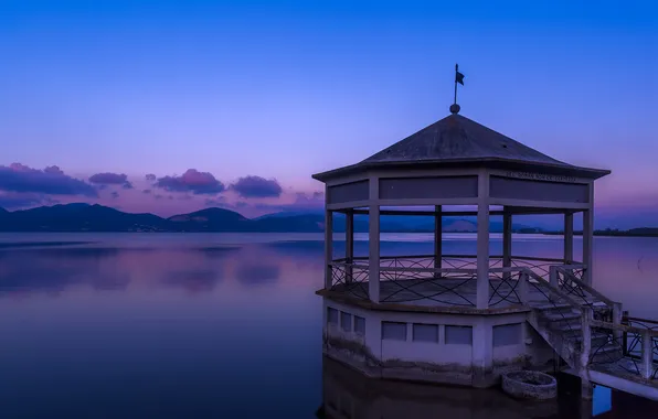 Picture lake, dawn, pier