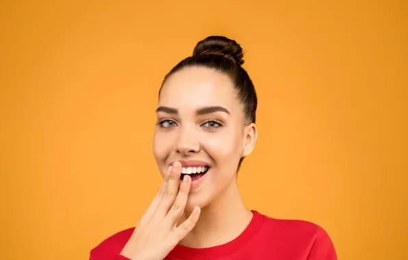 Look, joy, good mood, yellow background, beautiful girl, charm, look, beautiful girl