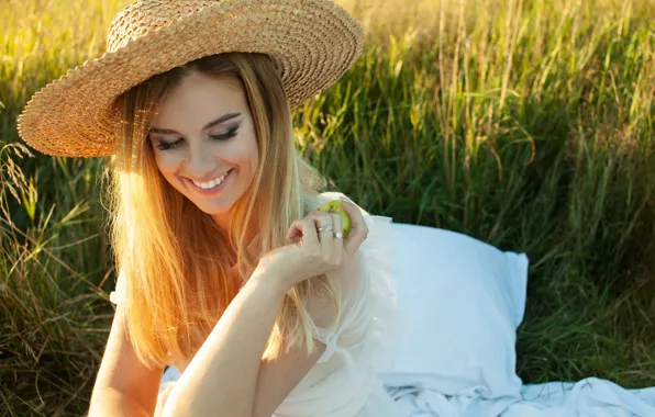 Picture grass, girl, face, pose, smile, mood, Apple, hat