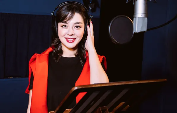 Picture look, girl, face, headphones, Mike, brunette, microphone, jacket