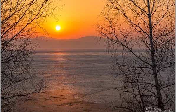 Sunrise, dawn, morning on the lake