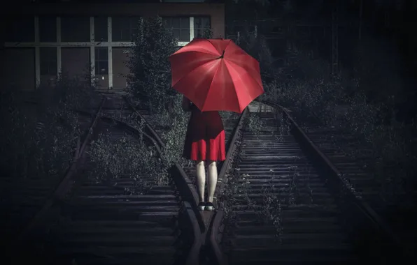 Picture girl, umbrella, railroad