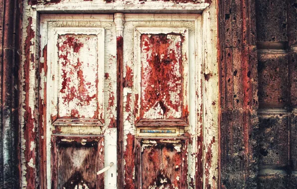 Picture colors, red, white, door, peeling paint