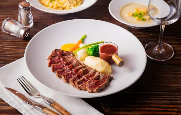 Glass, plate, soup, meat, vegetables, sauce