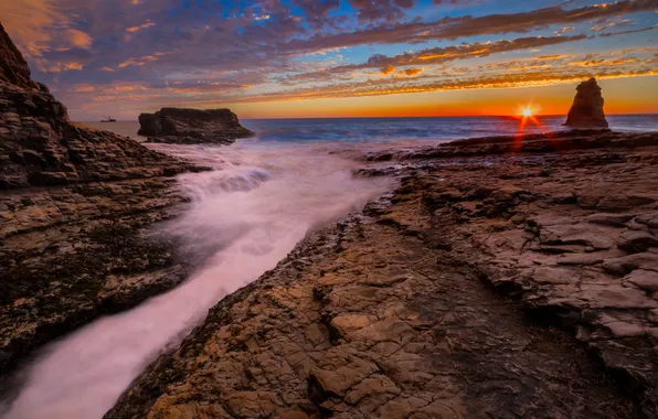 Beach, the ocean, rocks, dawn, California