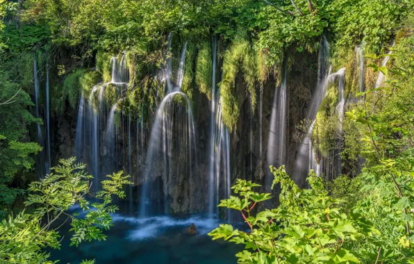 Picture lake, waterfall, Croatia