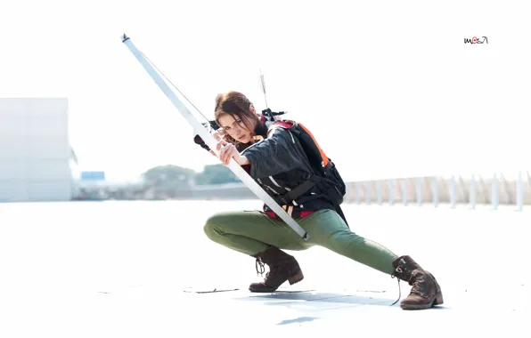 Picture girl, weapons, bow