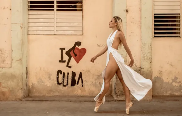 Picture girl, the city, street
