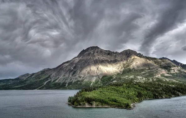 Water, clouds, Mountains