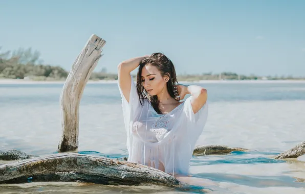 Picture wet, model, brunette, pose