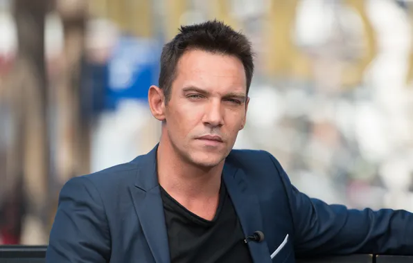 Look, pose, street, actor, Jonathan Rhys Meyers, Jonathan Rhys Meyers