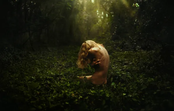 BLONDE, BODY, FOREST, NATURE, GREENS, POSE, photographer TJ Drysdale